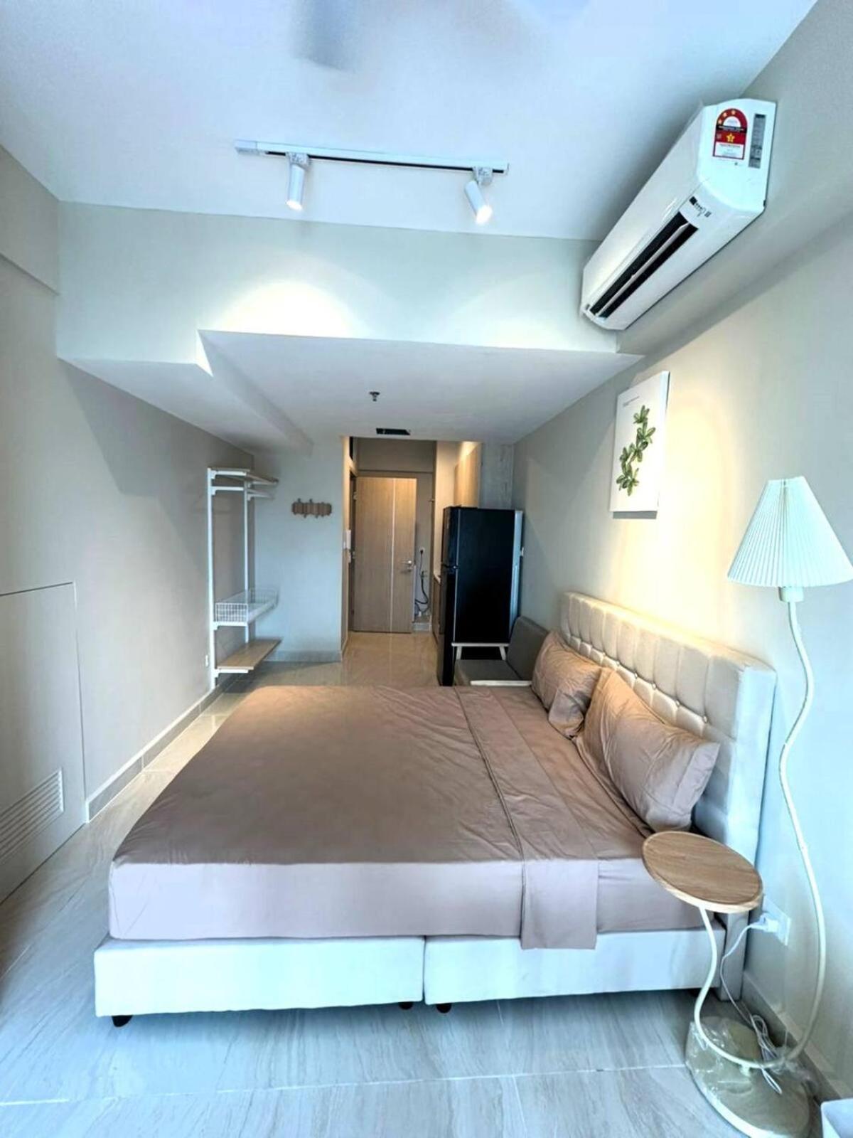 Maxhome Cozy At The Luxe Apartment *